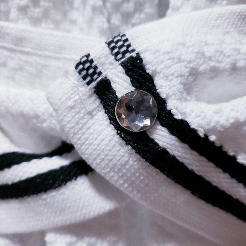 ❎SOLD❎🔥BOGO50%🔥NEW! White/Black Hang'N'Snap HAND Towel - Picture 3 of 11